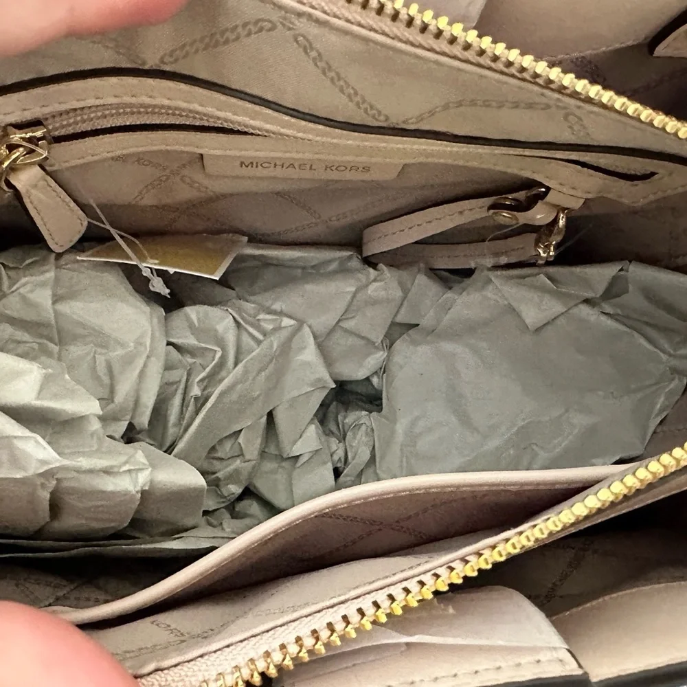 Michael Kors Pink Quilted Satchel with Gold Hardware - Picture 4 of 6